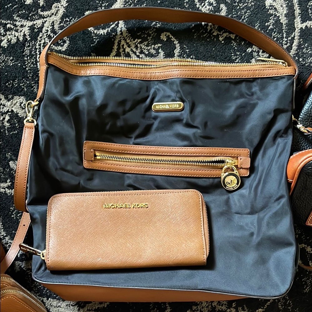 Michael Kors Black and Tan Shoulder Bag with Classic Design
